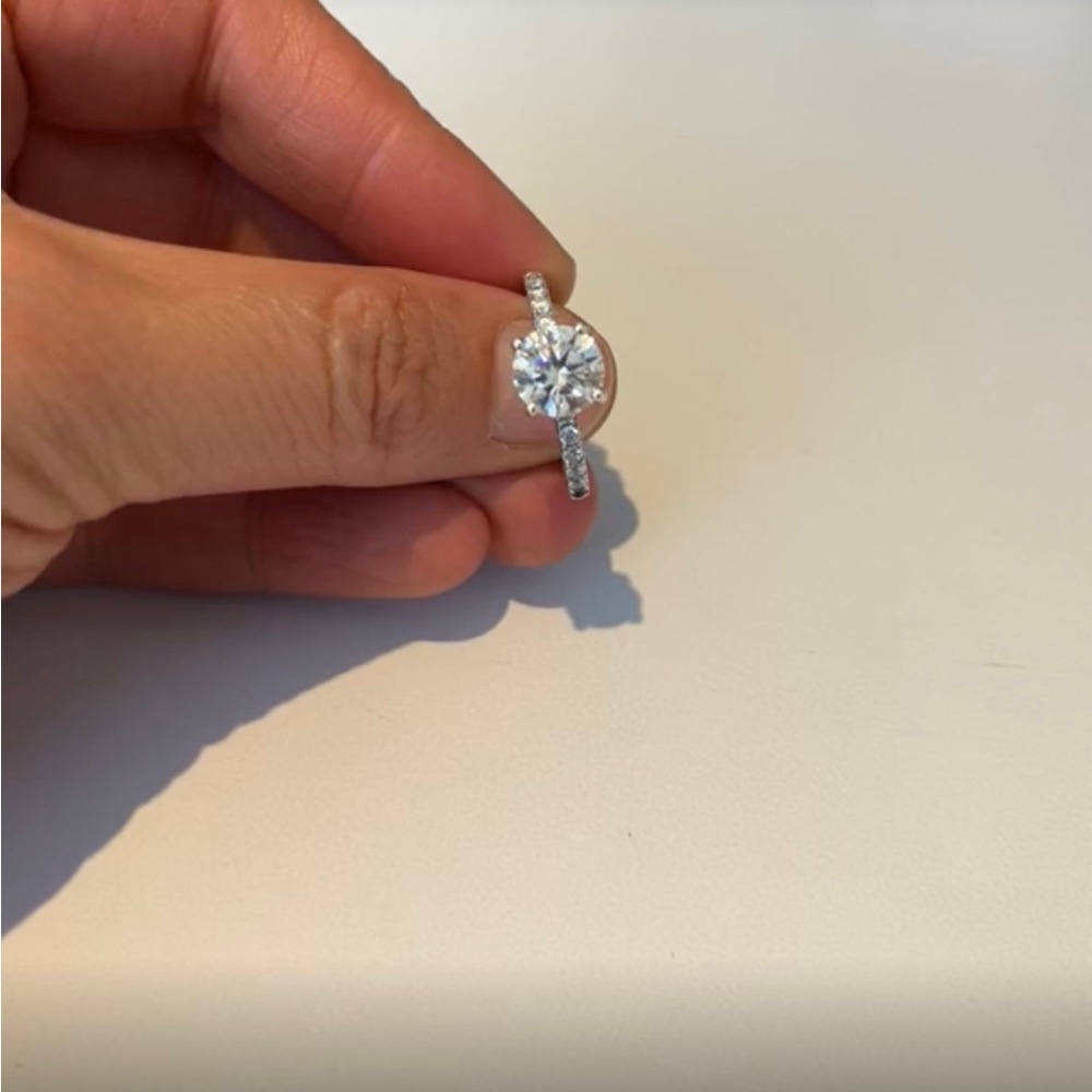 Woman’s ring
